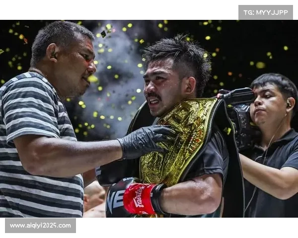 从踢拳巨星到八角笼新星贝尔加鲁伊首秀震撼全场掀起格斗热潮